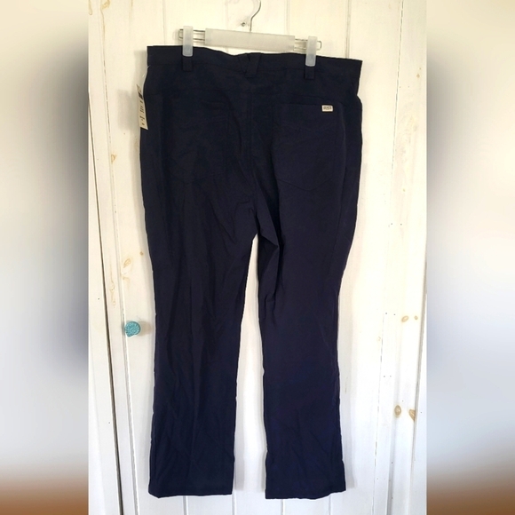 Duluth Flexpedition Bootcut Hiking Outdoor Pants - Picture 3 of 10